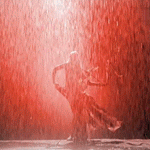 Девушка призывает дождь, льет ливень; фэнтези аватарка анимированная 150×150px