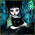 Девочка вампир с черной кошкой; аватарка 120×120px