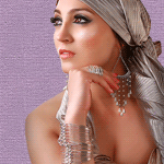 Гламурная красотка с блестящими украшениями; анимированная аватарка 150×150px
