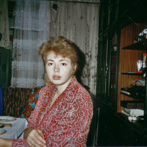 Ирина и матушка моя, Москва, какой-то праздник, фото из 90-х